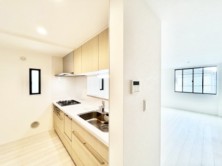 �L�b�`���@�����`Kitchen�`�@���R�������鑋�̂���L�b�`���������g���ꏊ�����炱���A�g��������l�����܂����B�������Ƃ����L�b�`���R�[�i�[�͎����L���Ȏd�オ��ƂȂ��Ă���܂��B