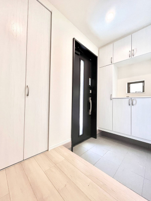 ���ց@�����`Entrance�`�@�Ƃ̒��ł��q�l���}����ŏ��̏ꏊ�ł��錺�ւ́A�Ƃ̈�ۂ��̂��̂ł��I�L�x�Ȍ��֎��[�ŁA����Y��ɕۂ��Ƃ��o���܂��􌺊ւɂ͂����Ղ���[�̉��ʔ��������I