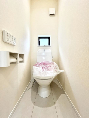 �g�C���@������D�������`Toilet�`�@�Y��E�X�b�L���E���K�ȃE�H�V�����b�g�t�g�C���ł��낰���Ԃł��B�̌������薾�邭�A���K��ԂƂȂ��Ă���܂��������g���ꏊ�����炱���̔z���ł��I