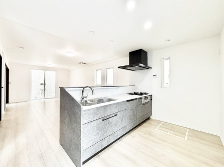 �L�b�`���@������No.2���`Kitchen�`�@�u���������͉�����낤�v����ȃL�b�`���Ȃ�v�������藿�����ł����Ⴂ�܂��B�L�b�`������̓��r���O����]�ł��܂��B�Ƒ����Ȃ��邨�Ƃ������ɂ������܂��B
