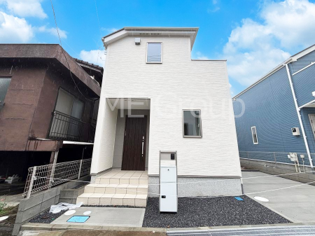 ���n�O�ώʐ^�@�O�ρ`Exterior�`�@��s���œ���̃X���[���C�t���΂Ɉ͂܂ꂽ�y�n�͓s��̌�����Y���ꂻ���B�l�G��ʂ��Ď��R�ƐG�ꍇ����X�|�b�g�����ӂɂ͐��肾������I�Z�݂����Ȃ�ƁB��炵�������B