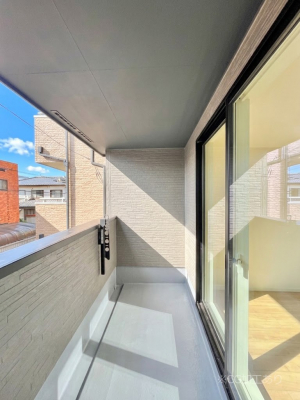 �o���R�j�[�@�����`Balcony�`  �o���R�j�[�͉������z���������݁A���z�c����󕨂��C�����悭�������Ƃ��ł��܂��B  �g���₷���J���I�ȃo���R�j�[�ł����z�����������Ղ�~�蒍���A�o���R�j�[�t���Z�܂��B  