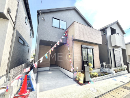 ���n�O�ώʐ^�@�O�ρ��Q�������`Exterior�`  �ՐÂȏZ��n�Ŏq��ĉƑ��Ƀs�b�^���B  �����̂��U�������K�ȗ΂Ɍb�܂ꂽ�G���A�ŁA���R�ɕ�܂ꂽ���₩�ȕ�炵���������邽�߂́A��Ƃ肠��Z���������Ă��܂��B