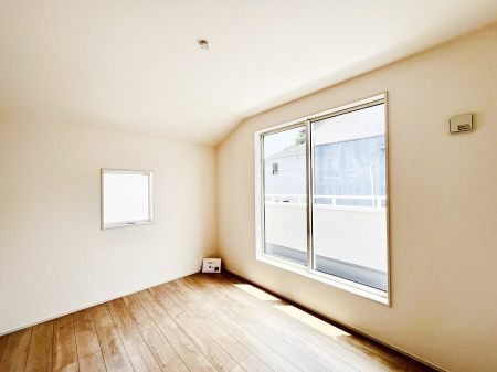 �Q���@�����`Bed Room�`�@�������������̂��ˌ��Ẵ����b�g�ł��B���Ƒ������������ƂŎ苷�Ɋ����Ă����Z�܂����ˌ��Ăł͊e�����v���C�o�V�[��ۂ��Ƃ��ł��܂��B�Z�܂��ɂ�Ƃ肪���܂�S�������b�N�X�ł��܂���
