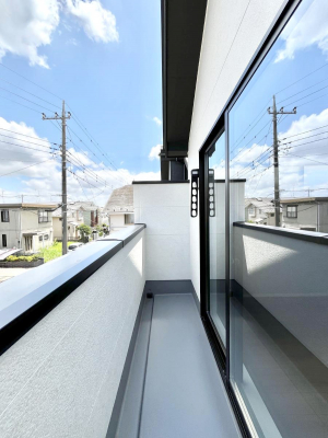 �o���R�j�[�@������1�������`Balcony�`  �o���R�j�[�͉������z���������݁A���z�c����󕨂��C�����悭�������Ƃ��ł��܂��B�g���₷���J���I�ȃo���R�j�[�ł����z�����������Ղ�~�蒍���A�o���R�j�[�t���Z�܂��B  
