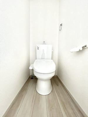 �g�C���@������2�������`Toilet�`�@�������̂��鐅����g�C���̓E�H�V�����b�g�t���ł����g�C���͖����g�킴��𓾂Ȃ����́B����������ۂ������ł��ˁB�g�C����2��������̂Œ��̍��G���ɕ֗��ł��I
