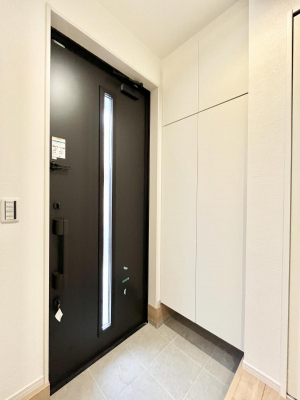 ���ց@�����`Entrance�`�@�Ƃ̒��ł��q�l���}����ŏ��̏ꏊ�ł��錺�ւ́A�Ƃ̈�ۂ��̂��̂ł��I�L�x�Ȍ��֎��[�ŁA����Y��ɕۂ��Ƃ��o���܂��􌺊ւɂ͂����Ղ���[�̉��ʔ��������I