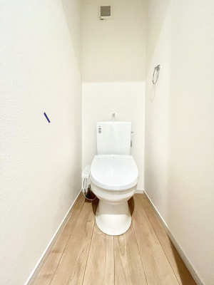 �g�C���@�����`Toilet�`�@�Y��E�X�b�L���E���K�ȃE�H�V�����b�g�t�g�C���ł��낰���Ԃł��B�g�C���͖����g�킴��𓾂Ȃ����́B����������ۂ������ł��ˁB�g�C����2��������̂Œ��̍��G���ɕ֗��ł��I