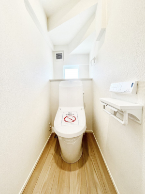 �g�C���@�����`Toilet�`�@�Y��E�X�b�L���E���K�ȃE�H�V�����b�g�t�g�C���ł��낰���Ԃł��B�g�C���͖����g�킴��𓾂Ȃ����́B����������ۂ������ł��ˁB�g�C����2��������̂Œ��̍��G���ɕ֗��ł��I