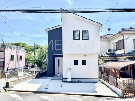 ���n�O�ώʐ^�@�O�ρ`Exterior�`�@��s���œ���̃X���[���C�t���΂Ɉ͂܂ꂽ�y�n�͓s��̌�����Y���ꂻ���B�l�G��ʂ��Ď��R�ƐG�ꍇ����X�|�b�g�����ӂɂ͐��肾������I�Z�݂����Ȃ�ƁB��炵�������B