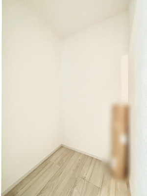 ���̑��@�����`Walk-in Closet�`�@�K�v�Ȃ��̂�R�[�f�B�l�[�g���ꗗ���Ċm�F�ł��A�g�x�x�⏀�����Z���ԂōςރE�H�[�N�C���N���[�[�b�g��ݒu���܂����B�Ƃ̒�����������Ƃ�����֗��Ȏ��[�X�y�[�X�ł��B