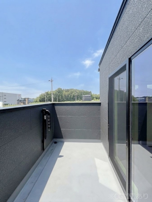�o���R�j�[�@�������P�������`Balcony�`  �o���R�j�[�͉������z���������݁A���z�c����󕨂��C�����悭�������Ƃ��ł��܂��B�g���₷���J���I�ȃo���R�j�[�ł����z�����������Ղ�~�蒍���A�o���R�j�[�t���Z�܂��B  