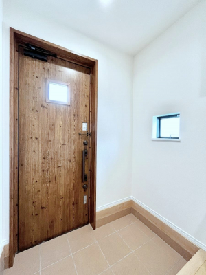 ���ց@������A�������`Entrance�`�@���ւ͉Ƃ̊�Ƃ����܂����䂪�Ƃ̃Z���X�����肰�Ȃ����������閣�͂��錺�֑�����y���݂̈�B�A���x�ɉƑ����ق��Ƃł���S�n�悢��ԑ������؂ł��ˁ�