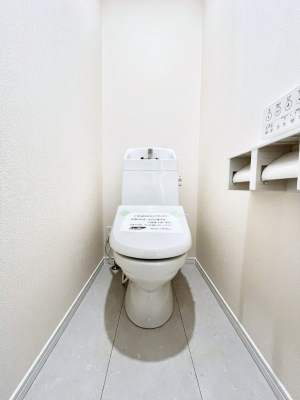 �g�C���@������B�������`Toilet�`�@�������̂��鐅����g�C���̓E�H�V�����b�g�t���ł����g�C���͖����g�킴��𓾂Ȃ����́B����������ۂ������ł��ˁB�g�C����2��������̂Œ��̍��G���ɕ֗��ł��I