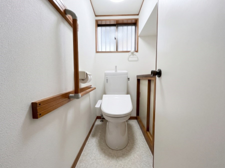 �g�C���@�����`Toilet�`�@�������̂��鐅����g�C���̓E�H�V�����b�g�t���ł����g�C���͖����g�킴��𓾂Ȃ����́B����������ۂ������ł��ˁB��CG���H�L