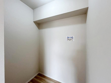 ���̑��@�����`Walk-in Closet�`�@�K�v�Ȃ��̂�R�[�f�B�l�[�g���ꗗ���Ċm�F�ł��A�g�x�x�⏀�����Z���ԂōςރE�H�[�N�C���N���[�[�b�g��ݒu���܂����B�Ƃ̒�����������Ƃ�����֗��Ȏ��[�X�y�[�X�ł��B