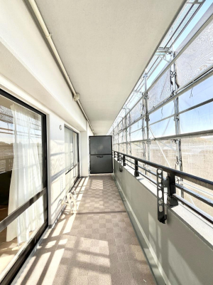 �o���R�j�[�@�����`Balcony�`  �o���R�j�[�͉������z���������݁A���z�c����󕨂��C�����悭�������Ƃ��ł��܂��B�g���₷���J���I�ȃo���R�j�[�ł����z�����������Ղ�~�蒍���A�o���R�j�[�t���Z�܂��B  