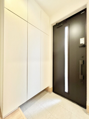 ���ց@�����`Entrance�`�@�Ƃ̒��ł��q�l���}����ŏ��̏ꏊ�ł��錺�ւ́A�Ƃ̈�ۂ��̂��̂ł��I�L�x�Ȍ��֎��[�ŁA����Y��ɕۂ��Ƃ��o���܂��􌺊ւɂ͂����Ղ���[�̉��ʔ��������I
