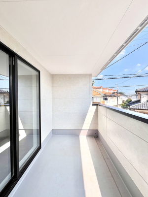 �o���R�j�[�@�����`Balcony�`  �o���R�j�[�͉������z���������݁A���z�c����󕨂��C�����悭�������Ƃ��ł��܂��B  �g���₷���J���I�ȃo���R�j�[�ł����z�����������Ղ�~�蒍���A�o���R�j�[�t���Z�܂��B  