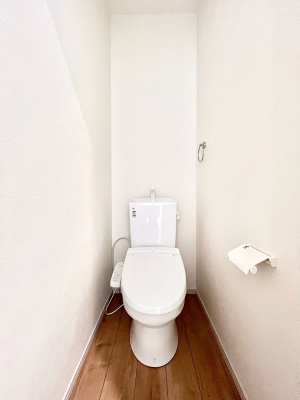 �g�C���@�����`Toilet�`�@�Y��E�X�b�L���E���K�ȃE�H�V�����b�g�t�g�C���ł��낰���Ԃł��B�g�C���͖����g�킴��𓾂Ȃ����́B����������ۂ������ł��ˁB�g�C����2��������̂Œ��̍��G���ɕ֗��ł��I