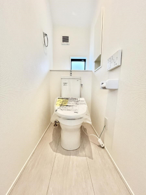 �g�C���@�����`Toilet�`�@�Y��E�X�b�L���E���K�ȃE�H�V�����b�g�t�g�C���ł��낰���Ԃł��B�g�C���͖����g�킴��𓾂Ȃ����́B����������ۂ������ł��ˁB�g�C����2��������̂Œ��̍��G���ɕ֗��ł��I