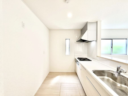 �L�b�`���@�������Q�������`Kitchen�`�@���R�������鑋�̂���L�b�`���������g���ꏊ�����炱���A�g��������l�����܂����B�������Ƃ����L�b�`���R�[�i�[�͎����L���Ȏd�オ��ƂȂ��Ă���܂��B