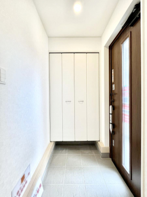 ���ց@�������P�������`Entrance�`�@�Ƃ̒��ł��q�l���}����ŏ��̏ꏊ�ł��錺�ւ́A�Ƃ̈�ۂ��̂��̂ł��I�L�x�Ȍ��֎��[�ŁA����Y��ɕۂ��Ƃ��o���܂��􌺊ւɂ͂����Ղ���[�̉��ʔ��������I