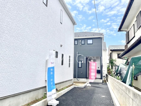 ���n�O�ώʐ^�@�O�ρ��P�������`Exterior�`�@��ˌ��Ă̑傫�ȃ����b�g�́A�����B�́u�y�n�v���u���R�Ɂv�g���鎖�ł��B�K�[�f�j���O��c�h�x�C�Ԃ�o�C�N�̎�ȂǗl�X�ȗp�r�ŗ��p�ł��܂��B