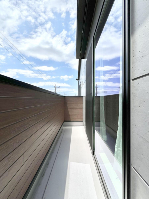 �o���R�j�[�@�����`Balcony�`  �o���R�j�[�͉������z���������݁A���z�c����󕨂��C�����悭�������Ƃ��ł��܂��B  �g���₷���J���I�ȃo���R�j�[�ł����z�����������Ղ�~�蒍���A�o���R�j�[�t���Z�܂��B  