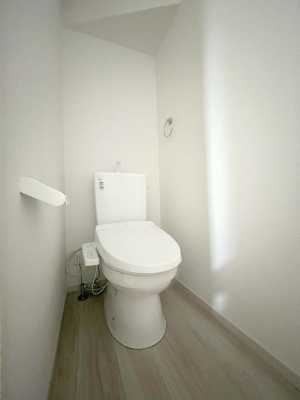 �g�C���@�������Q�������`Toilet�`�@�������̂��鐅����g�C���̓E�H�V�����b�g�t���ł����g�C���͖����g�킴��𓾂Ȃ����́B����������ۂ������ł��ˁB�g�C����2��������̂Œ��̍��G���ɕ֗��ł��I