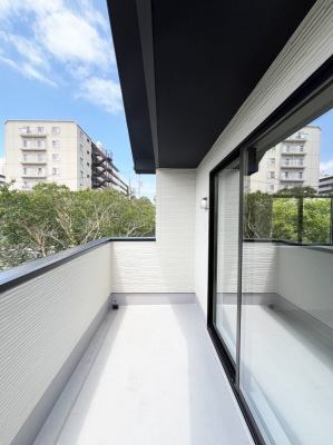 �o���R�j�[�@�����`Balcony�`  �o���R�j�[�͉������z���������݁A���z�c����󕨂��C�����悭�������Ƃ��ł��܂��B  �g���₷���J���I�ȃo���R�j�[�ł����z�����������Ղ�~�蒍���A�o���R�j�[�t���Z�܂��B  