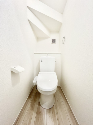 �g�C���@�����`Toilet�`�@�Y��E�X�b�L���E���K�ȃE�H�V�����b�g�t�g�C���ł��낰���Ԃł��B�g�C���͖����g�킴��𓾂Ȃ����́B����������ۂ������ł��ˁB�g�C����2��������̂Œ��̍��G���ɕ֗��ł��I