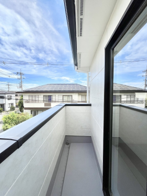 �o���R�j�[�@�����`Balcony�`  �o���R�j�[�͉������z���������݁A���z�c����󕨂��C�����悭�������Ƃ��ł��܂��B  �g���₷���J���I�ȃo���R�j�[�ł����z�����������Ղ�~�蒍���A�o���R�j�[�t���Z�܂��B  