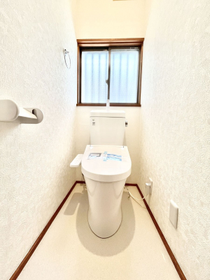 �g�C���@�g�C����1�K��2�K���ꂼ��ɔz�u����Ă��ĂƂĂ��֗��ł��B 