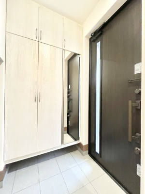 ���ց@������1�������`Entrance�`�@�Ƃ̒��ł��q�l���}����ŏ��̏ꏊ�ł��錺�ւ́A�Ƃ̈�ۂ��̂��̂ł��I�L�x�Ȍ��֎��[�ŁA����Y��ɕۂ��Ƃ��o���܂��􌺊ւɂ͂����Ղ���[�̉��ʔ��������I