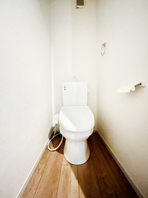 �g�C���@�����`Toilet�`�@�Y��E�X�b�L���E���K�ȃE�H�V�����b�g�t�g�C���ł��낰���Ԃł��B�g�C���͖����g�킴��𓾂Ȃ����́B����������ۂ������ł��ˁB�g�C����2��������̂Œ��̍��G���ɕ֗��ł��I