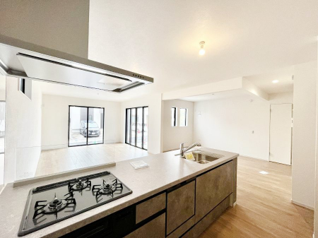 �L�b�`���@�����`Kitchen�`  ���r���O�����n����J�E���^�[�L�b�`���B  ���������Ȃ���Ƒ��ƃR�~���j�P�[�V�������Ƃ�邾���łȂ��A�傫�ȊJ���������邱�Ƃ��ł��܂��B  ���q�l�̐����������邱�Ƃ��ł��܂��ˁI