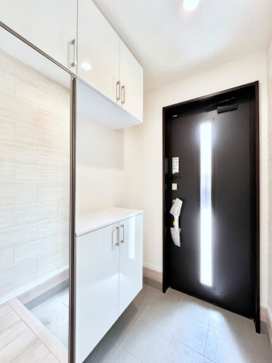 ���ց@������B�������`Entrance�`�@�Ƃ̒��ł��q�l���}����ŏ��̏ꏊ�ł��錺�ւ́A�Ƃ̈�ۂ��̂��̂ł��I�L�x�Ȍ��֎��[�ŁA����Y��ɕۂ��Ƃ��o���܂��􌺊ւɂ͂����Ղ���[�̉��ʔ��������I