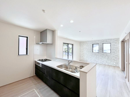�L�b�`���@�����`Kitchen�`  ���r���O�����n����J�E���^�[�L�b�`���B  ���������Ȃ���Ƒ��ƃR�~���j�P�[�V�������Ƃ�邾���łȂ��A�傫�ȊJ���������邱�Ƃ��ł��܂��B  ���q�l�̐����������邱�Ƃ��ł��܂��ˁI