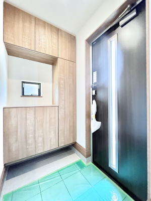 ���ց@������B�������`Entrance�`�@�Ƃ̒��ł��q�l���}����ŏ��̏ꏊ�ł��錺�ւ́A�Ƃ̈�ۂ��̂��̂ł��I�L�x�Ȍ��֎��[�ŁA����Y��ɕۂ��Ƃ��o���܂��􌺊ւɂ͂����Ղ���[�̉��ʔ��������I