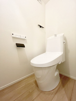 �g�C���@�����`Toilet�`�@�Y��E�X�b�L���E���K�ȃE�H�V�����b�g�t�g�C���ł��낰���Ԃł��B�g�C���͖����g�킴��𓾂Ȃ����́B����������ۂ������ł��ˁB�g�C����2��������̂Œ��̍��G���ɕ֗��ł��I�@