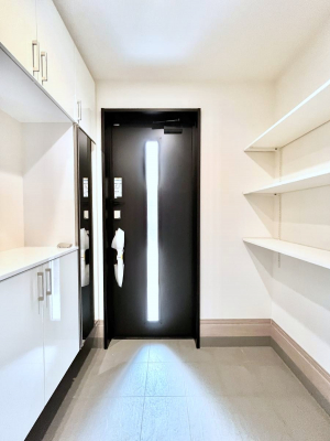 ���ց@�����`Entrance�`�@�Ƃ̒��ł��q�l���}����ŏ��̏ꏊ�ł��錺�ւ́A�Ƃ̈�ۂ��̂��̂ł��I�L�x�Ȍ��֎��[�ŁA����Y��ɕۂ��Ƃ��o���܂��􌺊ւɂ͂����Ղ���[�̉��ʔ��������I