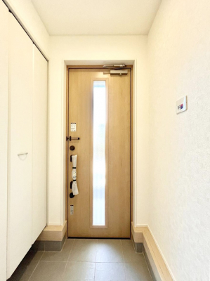 ���ց@�������P�������`Entrance�`�@�Ƃ̒��ł��q�l���}����ŏ��̏ꏊ�ł��錺�ւ́A�Ƃ̈�ۂ��̂��̂ł��I�L�x�Ȍ��֎��[�ŁA����Y��ɕۂ��Ƃ��o���܂��􌺊ւɂ͂����Ղ���[�̉��ʔ��������I