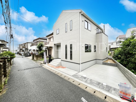 ���n�O�ώʐ^�@�O�ρ`Exterior�`�@�O�ʓ��H: �쓌 3.85m �����@�ՐÂȏZ��n���͂���Ԓʂ�̏��Ȃ����H�B���Ԃ̏o��������炭�炭�ł��I���s���_�E���n���w�̂���]�́A���C�y�ɂ��₢���킹���������I