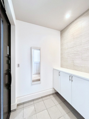 ���ց@�������Q�������`Entrance�`�@�Ƃ̒��ł��q�l���}����ŏ��̏ꏊ�ł��錺�ւ́A�Ƃ̈�ۂ��̂��̂ł��I�L�x�Ȍ��֎��[�ŁA����Y��ɕۂ��Ƃ��o���܂��􌺊ւɂ͂����Ղ���[�̉��ʔ��������I