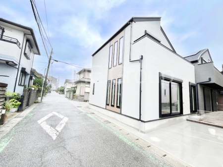 ���n�O�ώʐ^�@�O�ρ`Exterior�`�@�O�ʓ��H�F�k�� 4.84m �����A�k�� 4m �����@�Z��n�ɂȂ��Ă���̂Ŏԗʂ����Ȃ��A�Â��ȗ��n�ł��B�q��Ċ����ǍD�ł������ӊ������킹�Ă��ē������Ē����܂��B