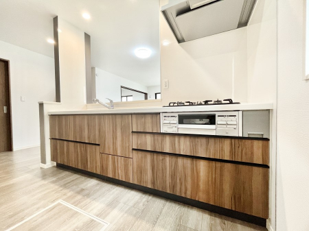 �L�b�`���@�������P�������`Kitchen�`�@�u���������͉�����낤�v����ȃL�b�`���Ȃ�v�������藿�����ł����Ⴂ�܂��B�L�b�`������̓��r���O����]�ł��܂��B�Ƒ����Ȃ��邨�Ƃ������ɂ������܂��B