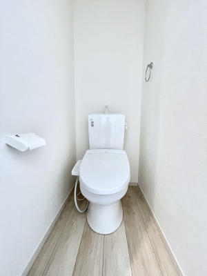 �g�C���@�����`Toilet�`�@�Y��E�X�b�L���E���K�ȃE�H�V�����b�g�t�g�C���ł��낰���Ԃł��B�g�C���͖����g�킴��𓾂Ȃ����́B����������ۂ������ł��ˁB�g�C����2��������̂Œ��̍��G���ɕ֗��ł��I