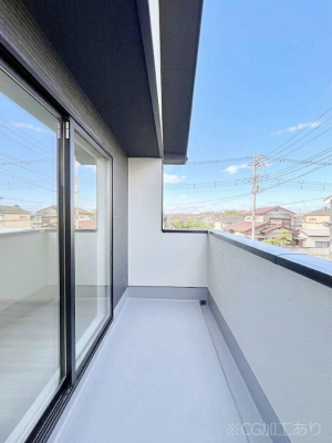 �o���R�j�[�@�������P�������`Balcony�`�@�傫�ȋ�Ɉ͂܂ꂽ�C�����̂����ƁB�o���R�j�[��`�������ň��|�I�ȊJ�����ɕ�܂�܂��B�o���R�j�[�͗z���������݂��z�c����󕨂��C�����悭�������Ƃ��ł��܂��B