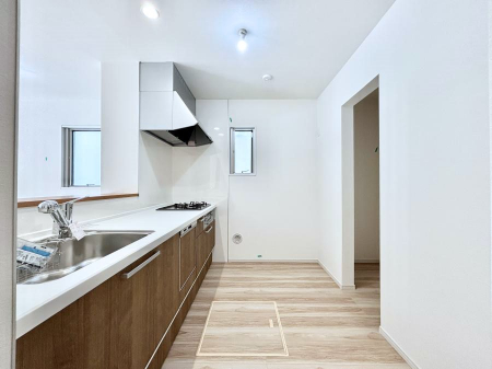 �L�b�`���@������2�������`Kitchen�`�@���R�������鑋�̂���L�b�`���������g���ꏊ�����炱���A�g��������l�����܂����B�������Ƃ����L�b�`���R�[�i�[�͎����L���Ȏd�オ��ƂȂ��Ă���܂��B